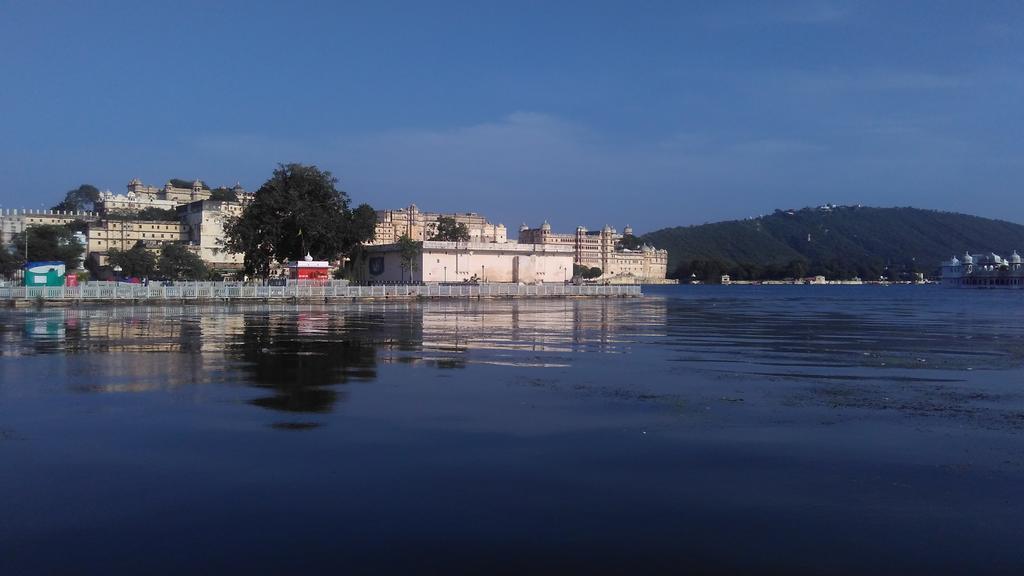 Lake Face Udaipur Exterior foto